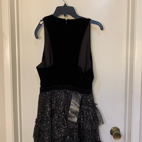 BCBGMAXAZRIA DRESS - Picture 3 of 7